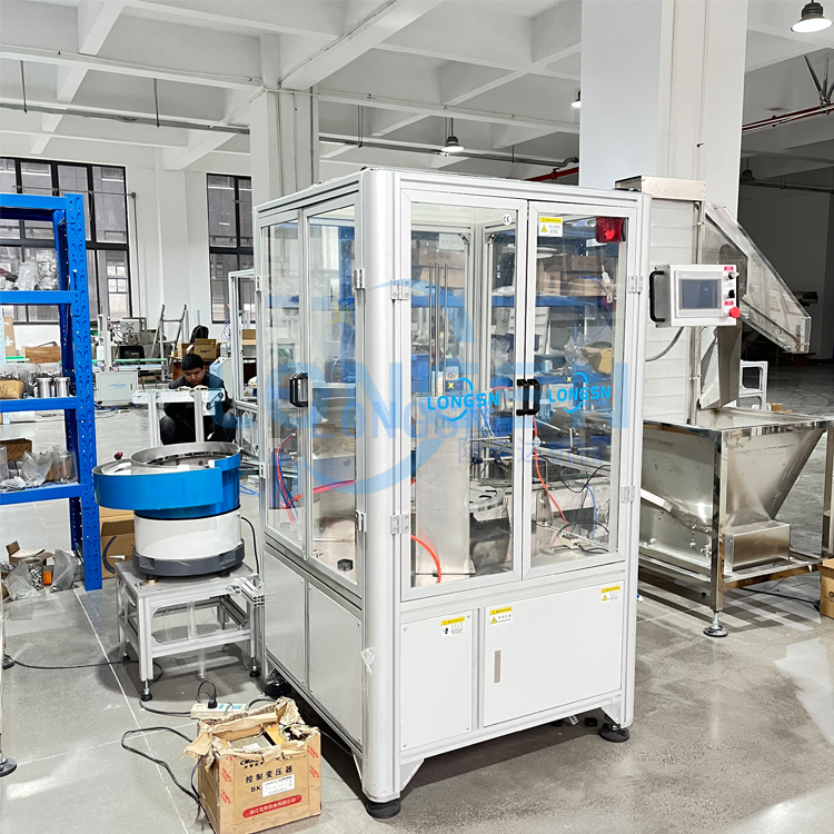 Einf&uuml;gen von Kappendichtungsk&ouml;rpermaschine