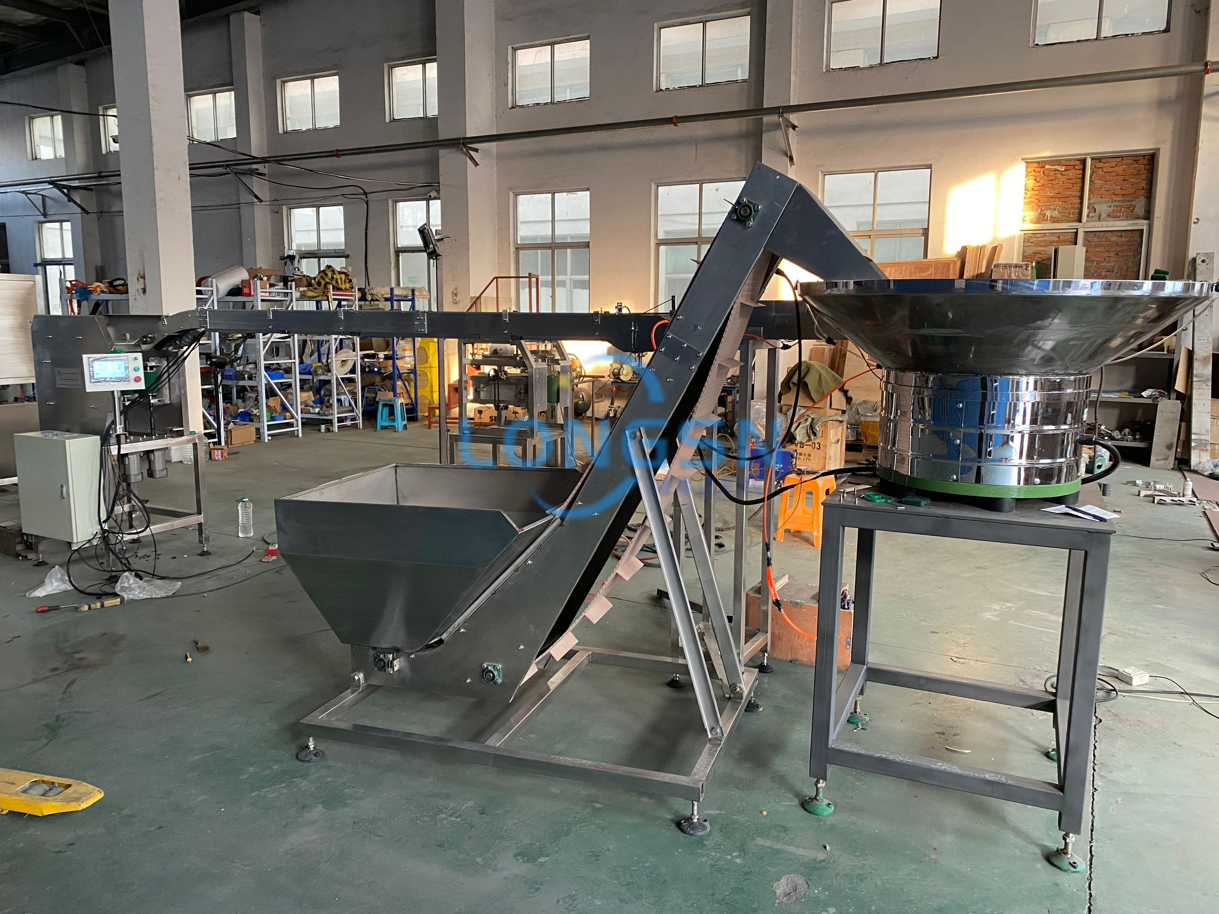 bottle handle applicator