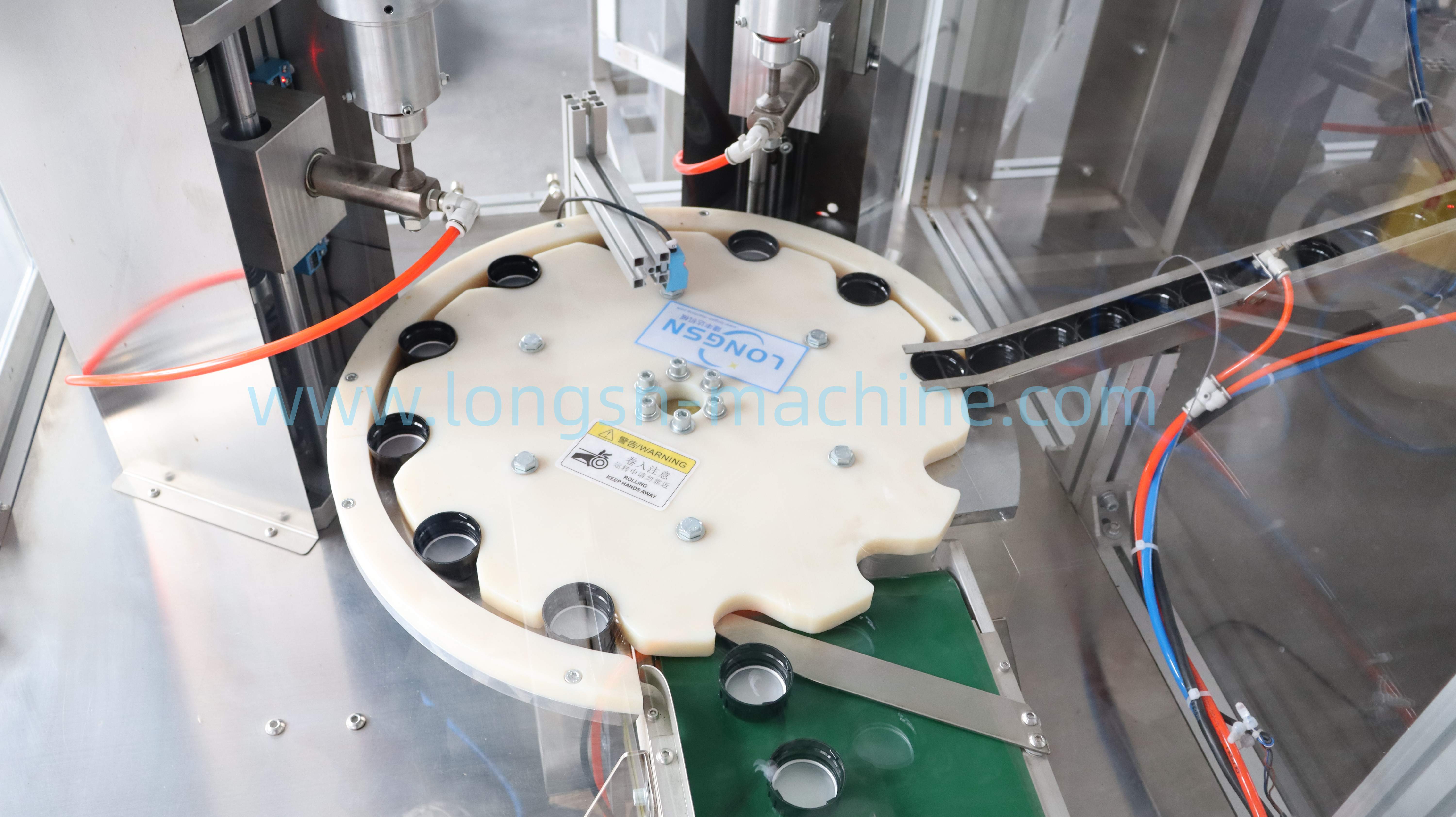 CAP -Einf&uuml;gungsmaschine