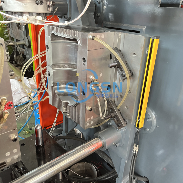 PC -Flaschenblasformmaschine