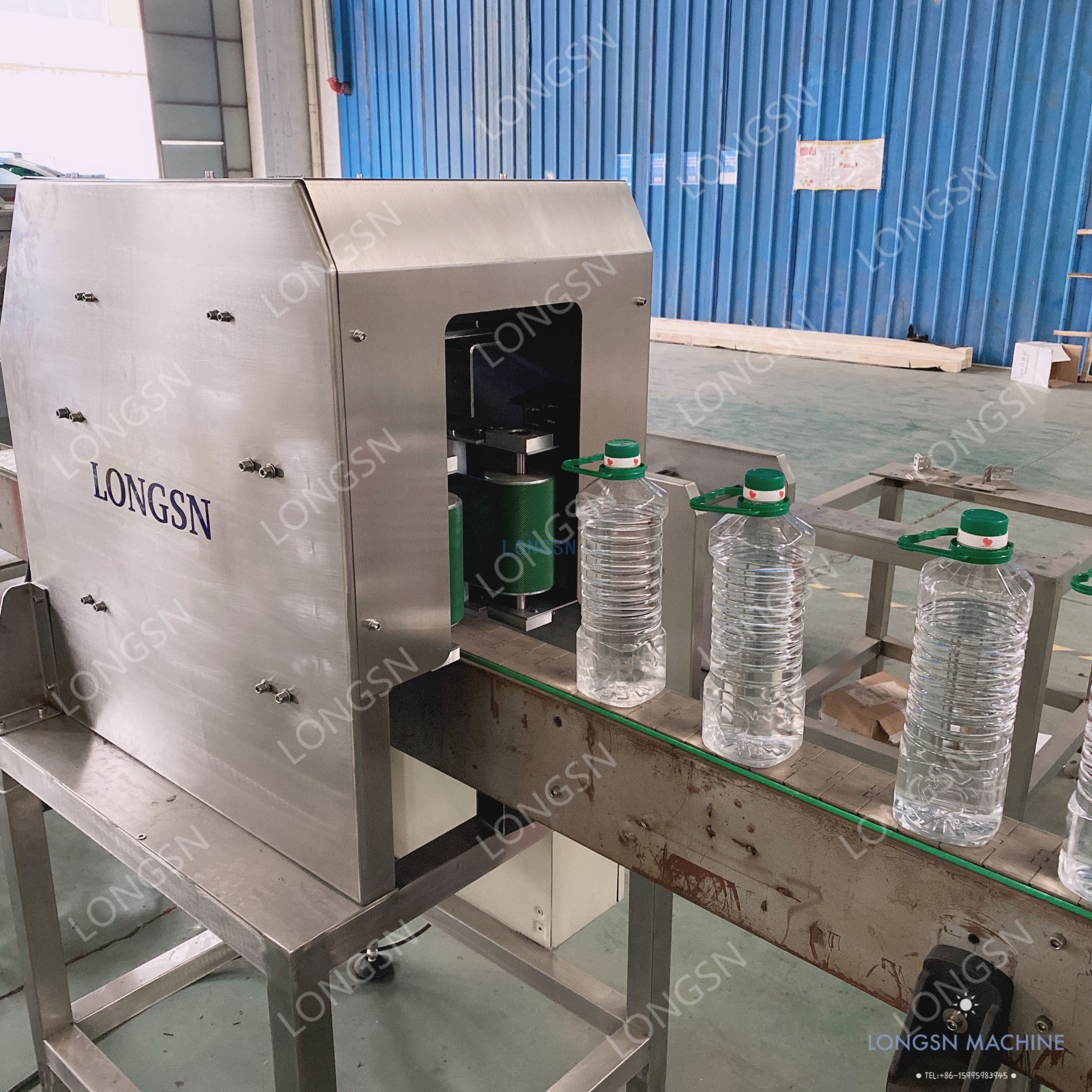 Automatisches Hochgeschwindigkeitsöl -Kunststoff -Haustieröl 2L 3L 5 -Liter 10 -L -Flaschenhalle Griff Ringhebung Inserting Applikator Pressmaschine