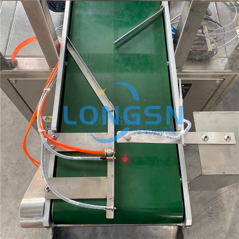 Kappenfuttermaschine