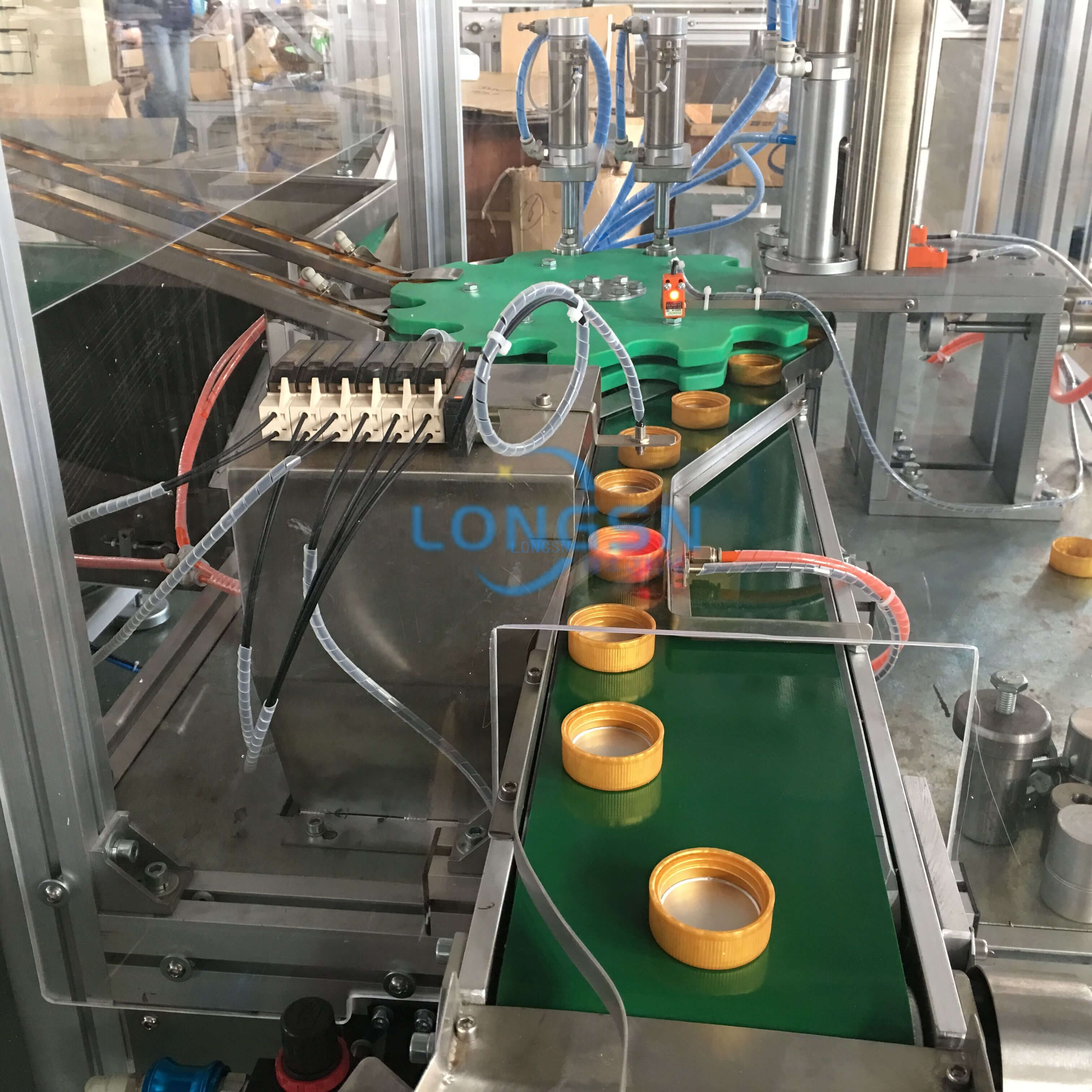 Auto Bottle Cap Assembly Liner Inserting Lining Machine
