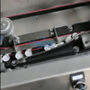 Automatische Kunststoff-Flip-Top-Kappe montieren Verschließmaschine